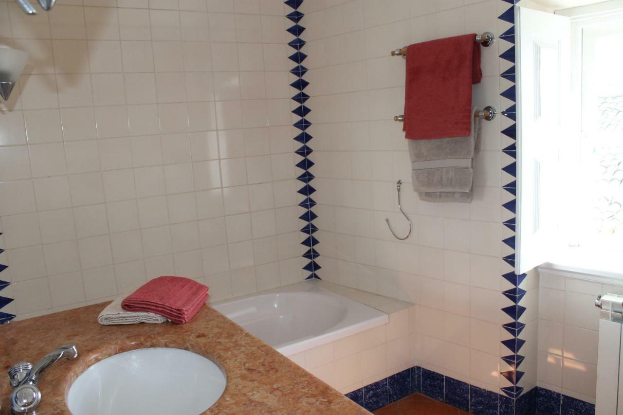 ヴィーラ・ノーヴァ・デ・ポイアレス Quinta Do Outeiro Bed & Breakfast エクステリア 写真