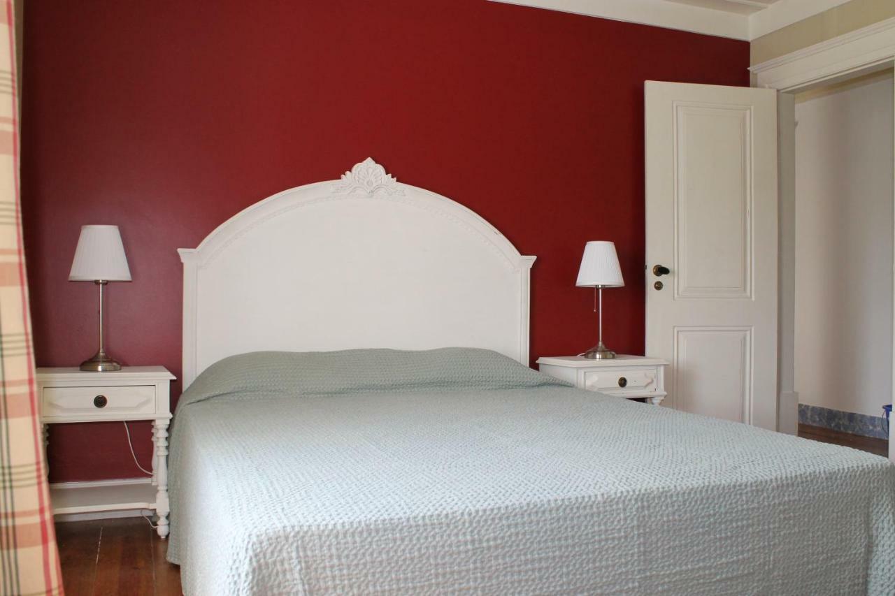 ヴィーラ・ノーヴァ・デ・ポイアレス Quinta Do Outeiro Bed & Breakfast エクステリア 写真